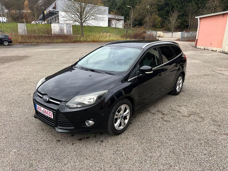 Schwarz Gebraucht 2012 Ford Focus Champions Edition Kombi | 3.490 € (Guter Preis) - Bild 1/4