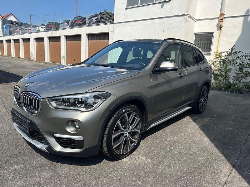 Silber Gebraucht 2017 BMW X1 xLine SUV | 18.950 € (Fairer Preis) - Bild 1/4