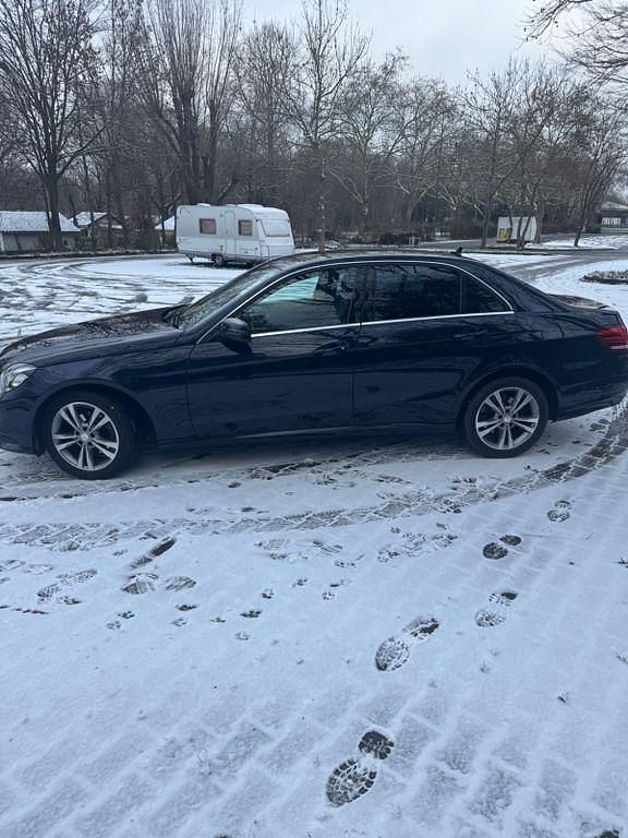 Gebraucht Mercedes E200 136 PS (100 kW) 2015 Blau Limousine