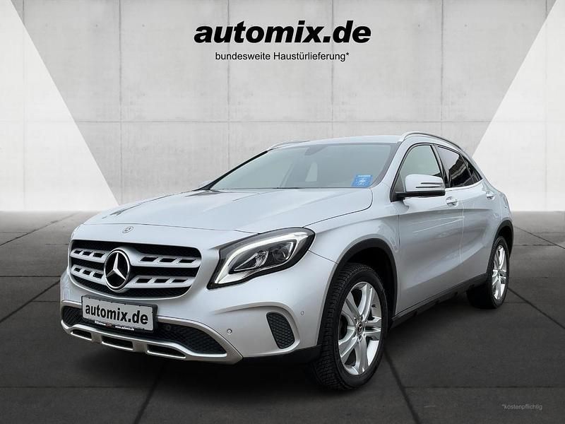 Iridiumsilber metalliclack Gebraucht 2018 Mercedes GLA220 Urban SUV | 21.369 € (Guter Preis) - Bild 1/4