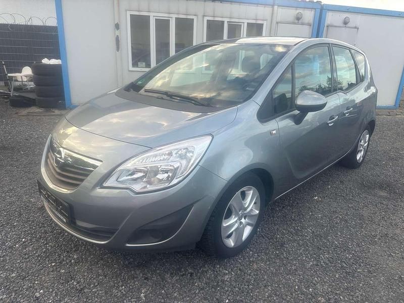 Gebraucht Opel Meriva Edition 101 PS (74 kW) 2011 Silbersee/perl silber (m2) Van / Kleinbus