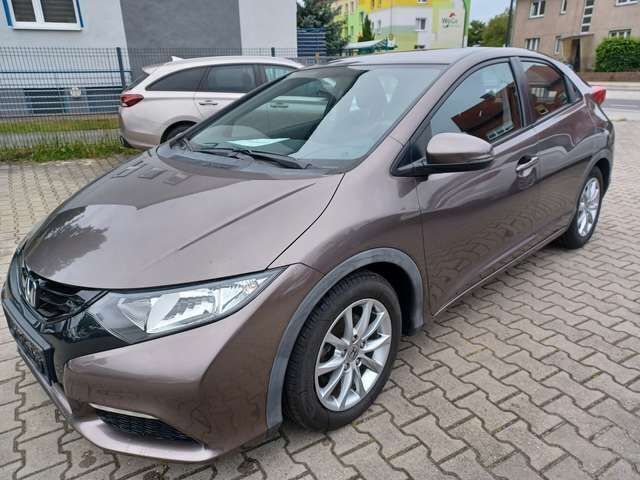 Grau Gebraucht 2013 Honda Civic Comfort Limousine | 8.248 € (Fairer Preis) - Bild 1/4