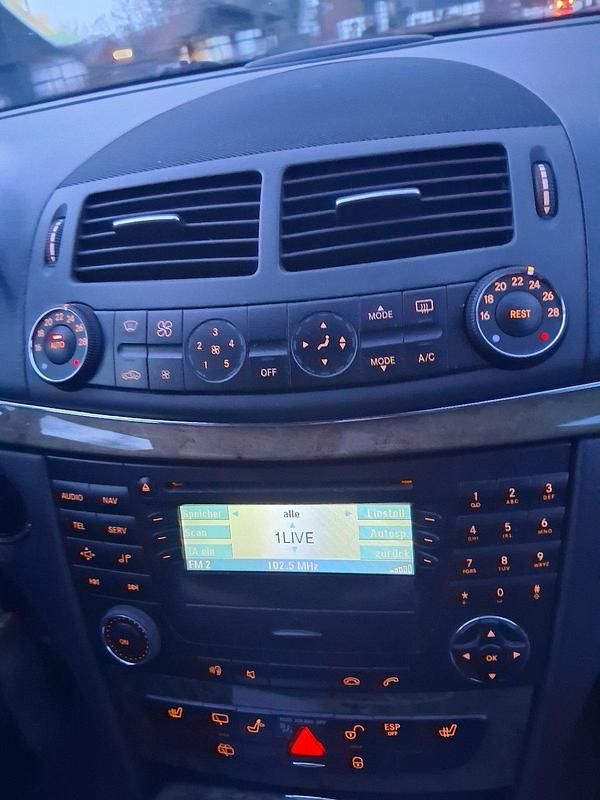 Gebraucht Mercedes E220 150 PS (110 kW) 2006 Schwarz Kombi