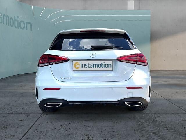 Gebraucht Mercedes A200 AMG line 163 PS (119 kW) 2022 Weiß Limousine