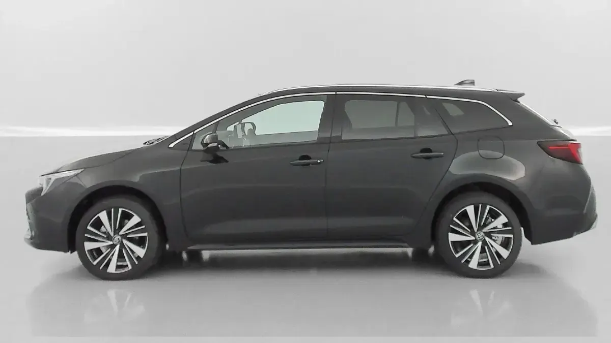 Neu Toyota Corolla Design 98 PS (72 kW) 2026 Noir intense metallise Kombi