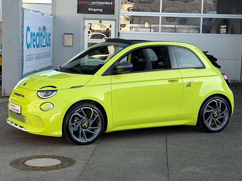 Grün Gebraucht 2024 Fiat 500e Abarth Cabrio | 29.677 € (Etwas zu teuer) - Bild 1/4