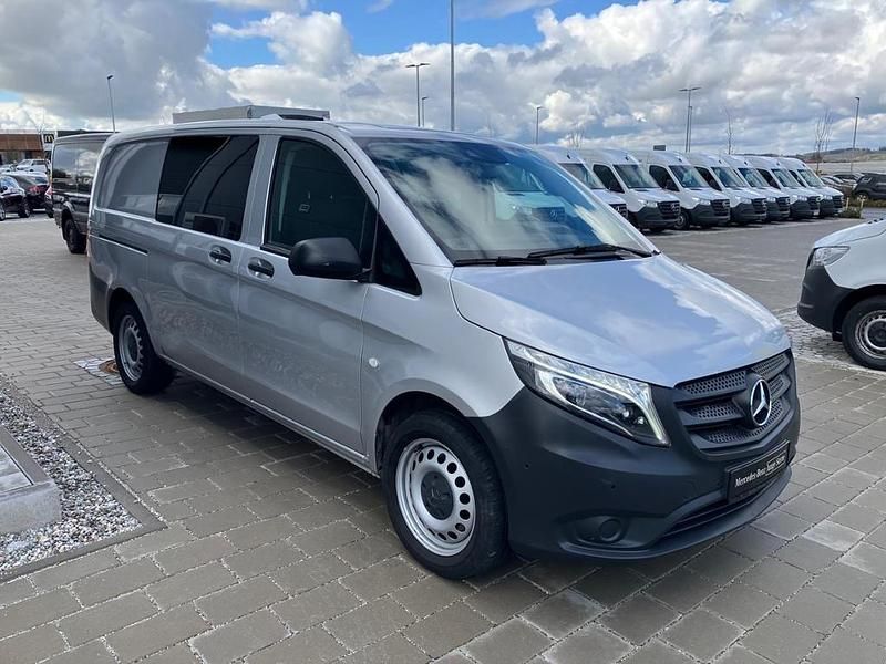 Gebraucht Mercedes Vito 190 PS (139 kW) 2020 Silber brillantsilber metallic Van