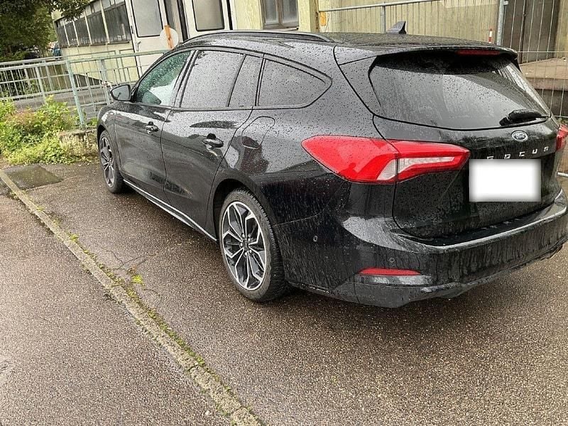 Gebraucht Ford Focus ST-Line 125 PS (91 kW) 2019 Schwarz Kombi