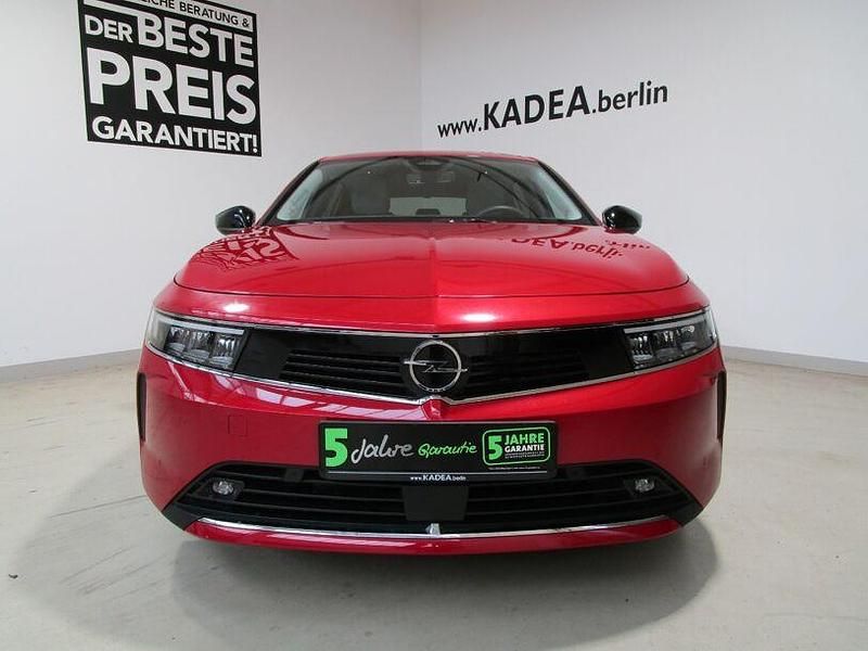 Gebraucht Opel Astra 130 PS (95 kW) 2023 Chili rot/kardio rot (metallic) Limousine