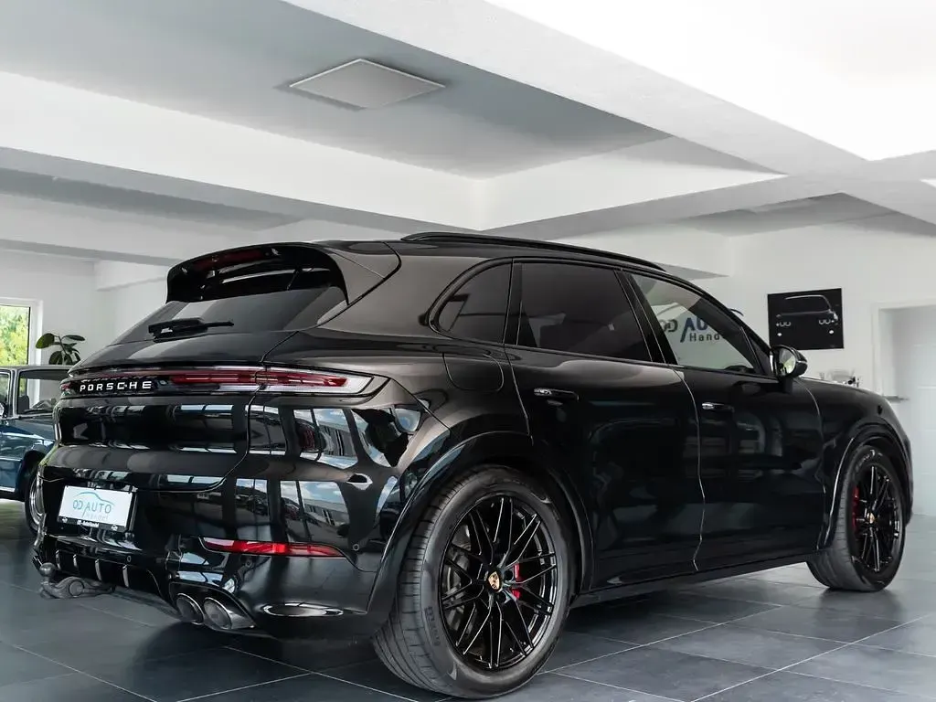 Gebraucht Porsche Cayenne S E-Hybrid 519 PS (381 kW) 2025 Schwarz SUV