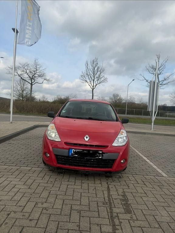 Gebraucht Renault Clio III Expression 75 PS (55 kW) 2009 Rot Kleinwagen