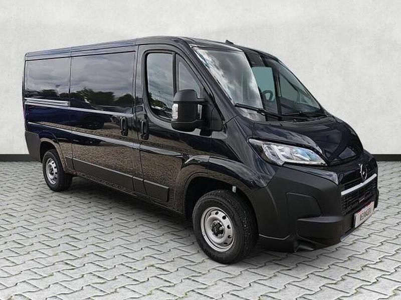 Grau Neu 2025 Opel Movano Limousine | 27.899 € (Fairer Preis) - Bild 1/1