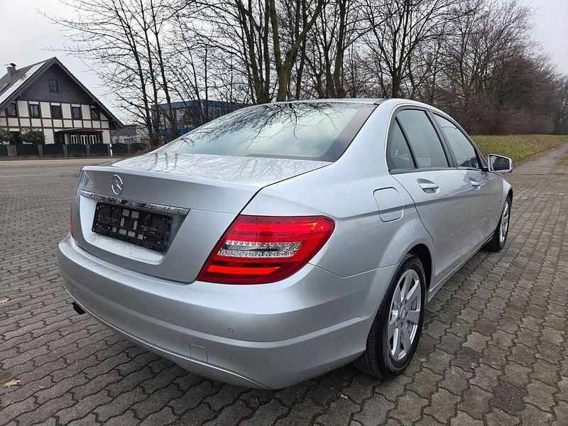Gebraucht Mercedes C180 156 PS (114 kW) 2011 Silber Limousine