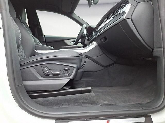 Gebraucht Audi Q8 Ambiente 381 PS (280 kW) 2022 Carraraweiß SUV