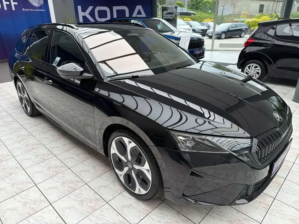 Neu Skoda Octavia RS 265 PS (194 kW) 2026 Schwarz Kombi