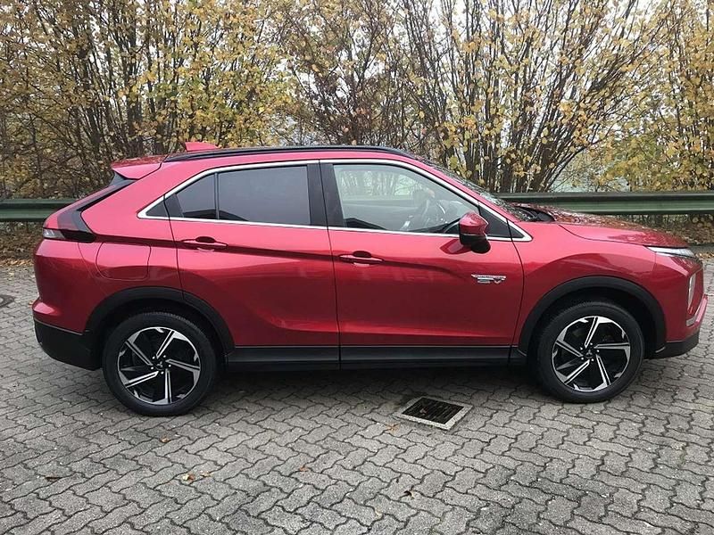 Gebraucht Mitsubishi Eclipse Cross Plus 98 PS (72 kW) 2022 Dynamik rot (d) SUV