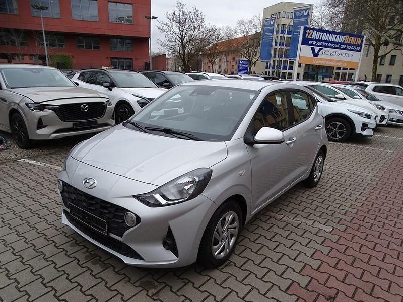 Silber Gebraucht 2021 Hyundai i10 Select Kleinwagen | 10.900 € (Guter Preis) - Bild 1/4