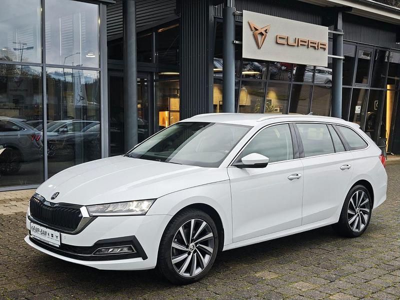 Weiß Gebraucht 2022 Skoda Octavia Style Kombi | 28.790 € (Superpreis) - Bild 1/4
