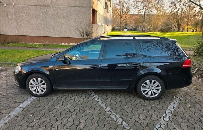 Gebraucht VW Passat Trendline 122 PS (89 kW) 2011 Schwarz Kombi