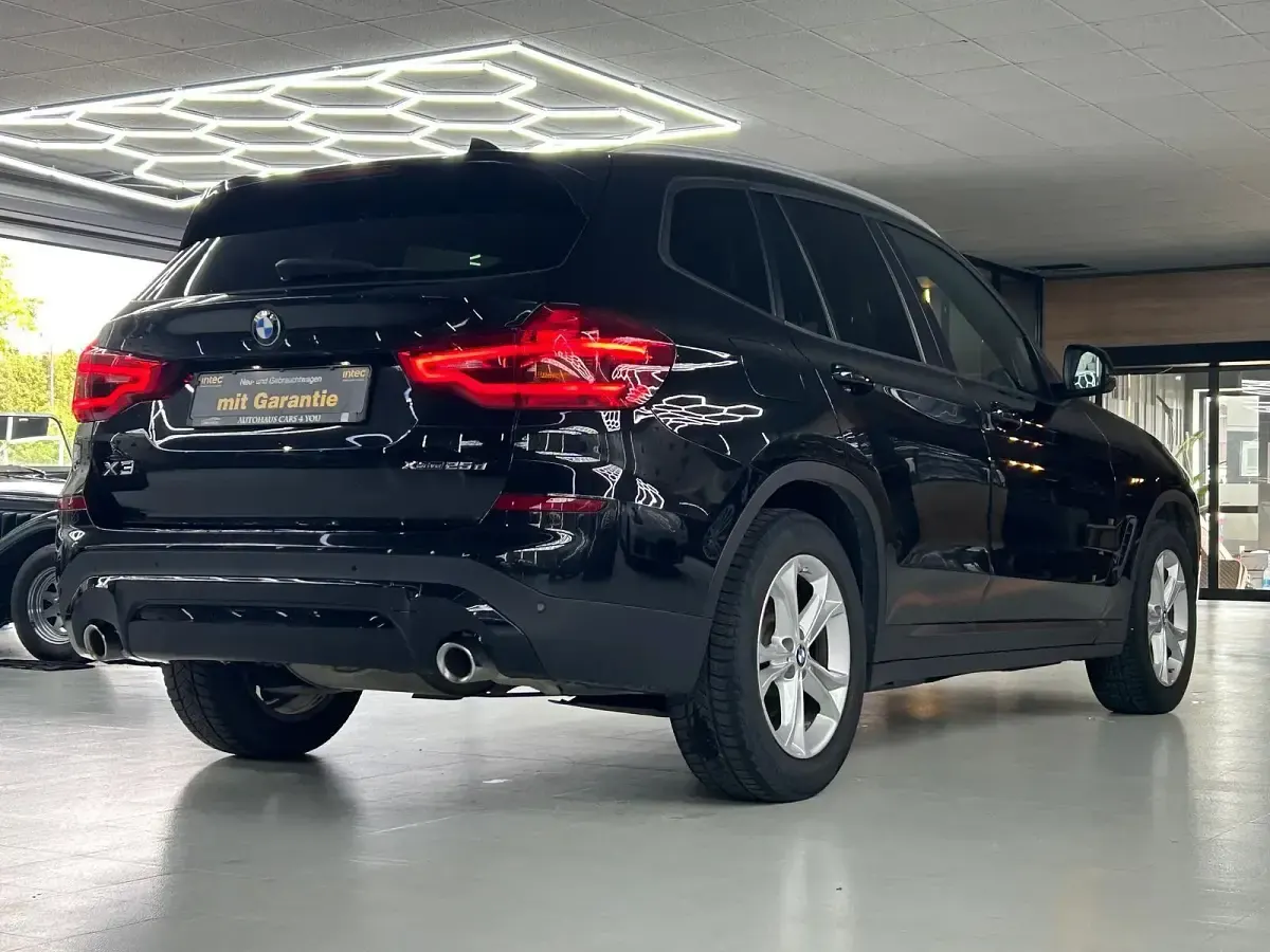 Gebraucht BMW X3 Advantage 231 PS (169 kW) 2019 Black sapphire metallic SUV