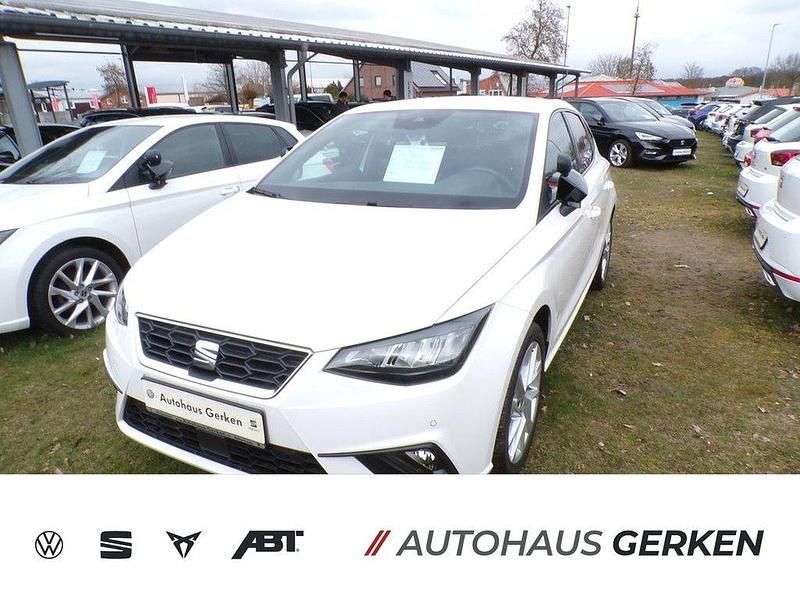 Weiß Gebraucht 2021 Seat Ibiza FR Limousine | 9.990 € (Guter Preis) - Bild 1/4