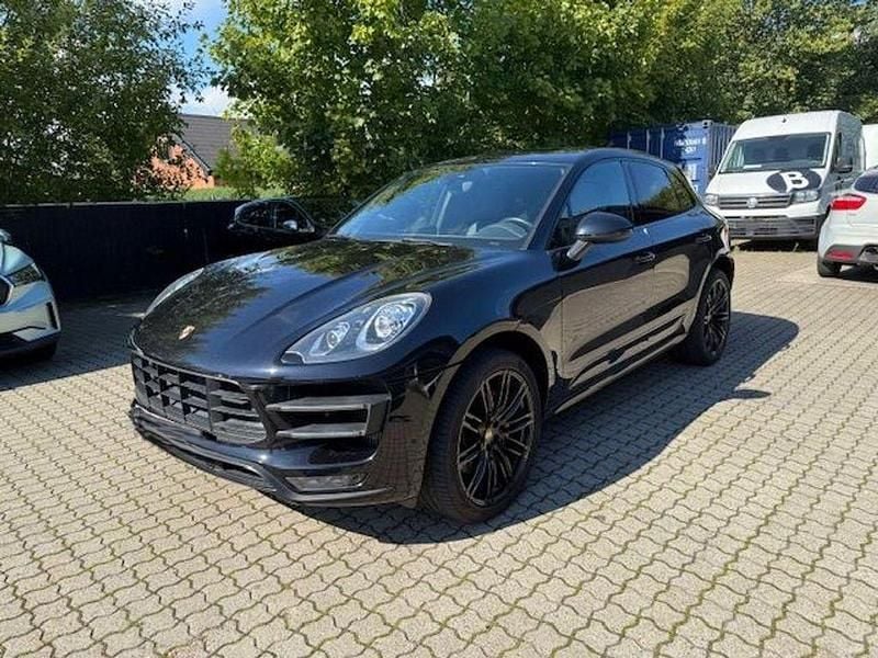 Tiefschwarzmetallic Gebraucht 2014 Porsche Macan Turbo SUV | 36.485 € (Superpreis) - Bild 1/4