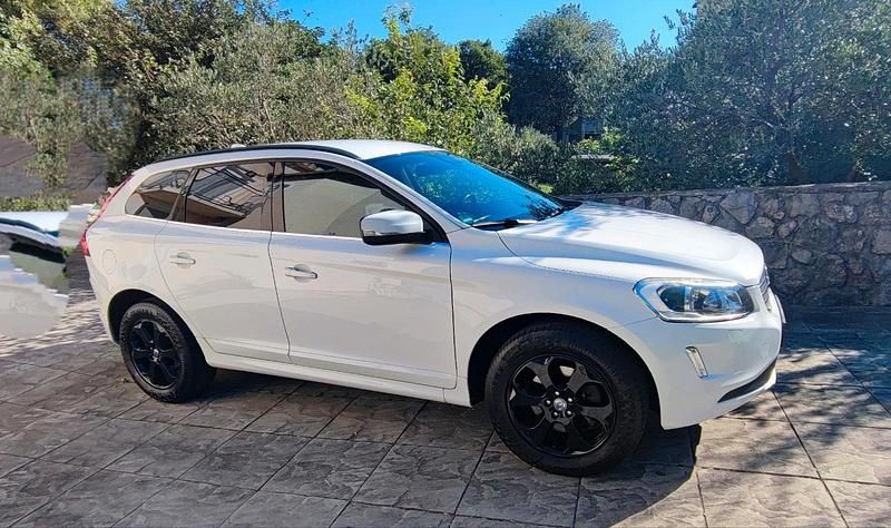 Weiß Gebraucht 2014 Volvo XC60 SUV | 11.500 € (Guter Preis) - Bild 1/4