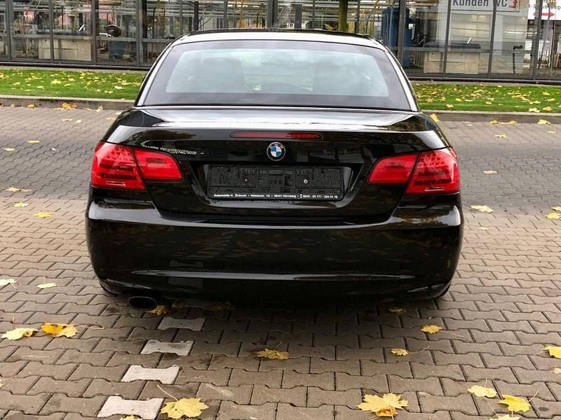 Gebraucht BMW 320 Cabriolet Exclusive 184 PS (135 kW) 2011 Schwarz Cabrio