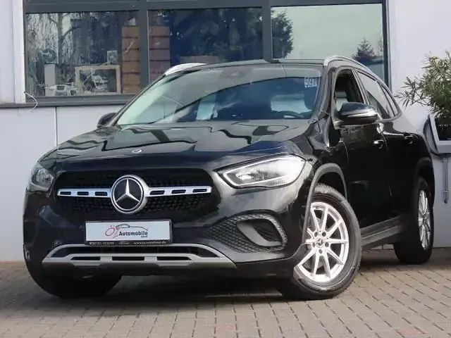 Gebraucht Mercedes GLA180 116 PS (85 kW) 2021 Nachtschwarz SUV