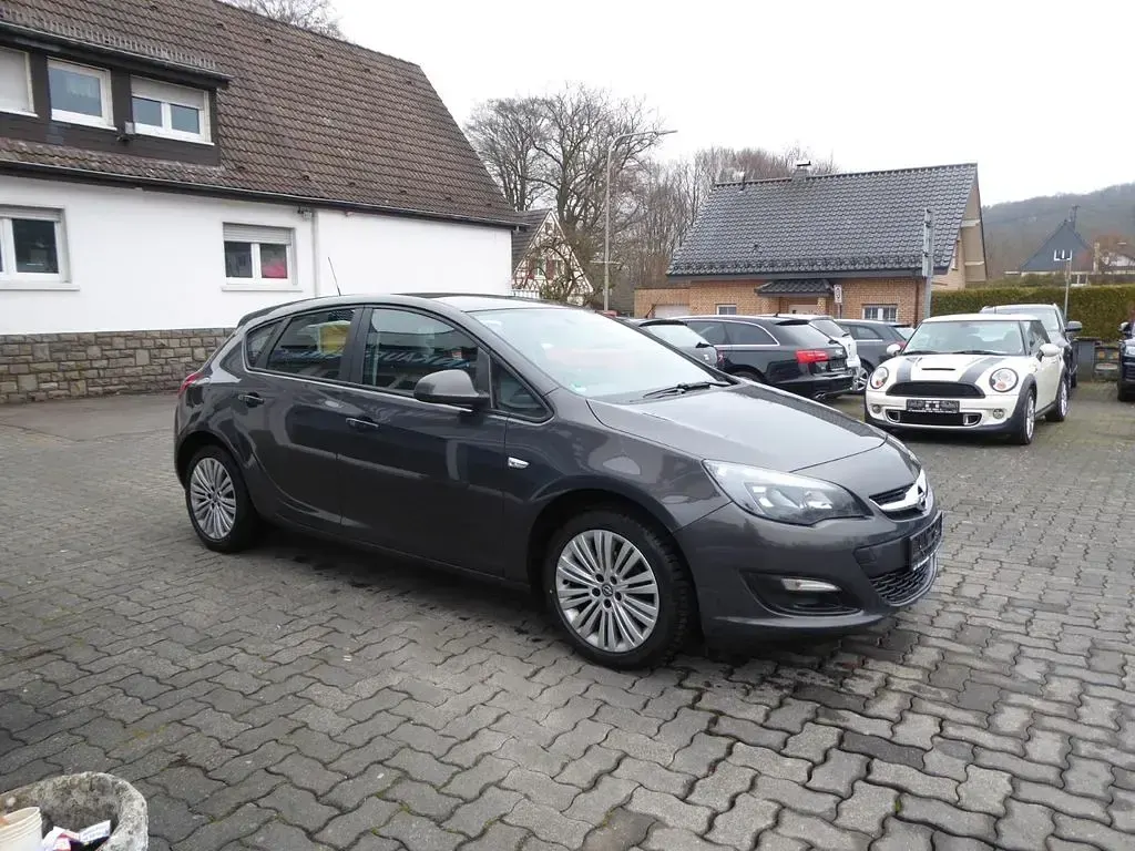 Gebraucht Opel Astra Active 116 PS (85 kW) 2013 Grau Limousine