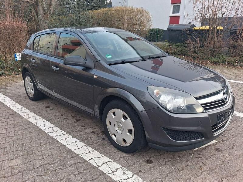 Gebraucht Opel Astra Edition 90 PS (66 kW) 2009 Limousine