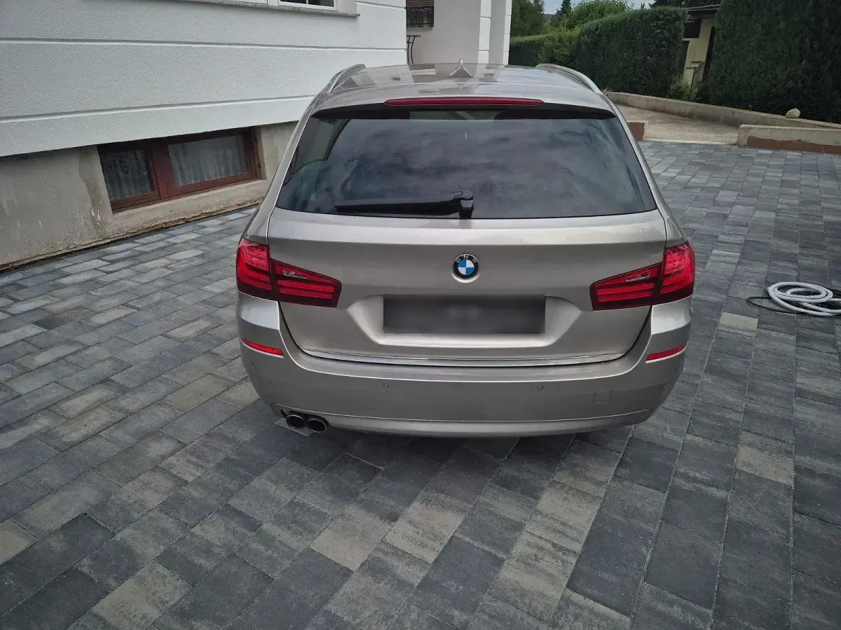 Gebraucht BMW 520 Luxury Line 184 PS (135 kW) 2014 Silber Kombi
