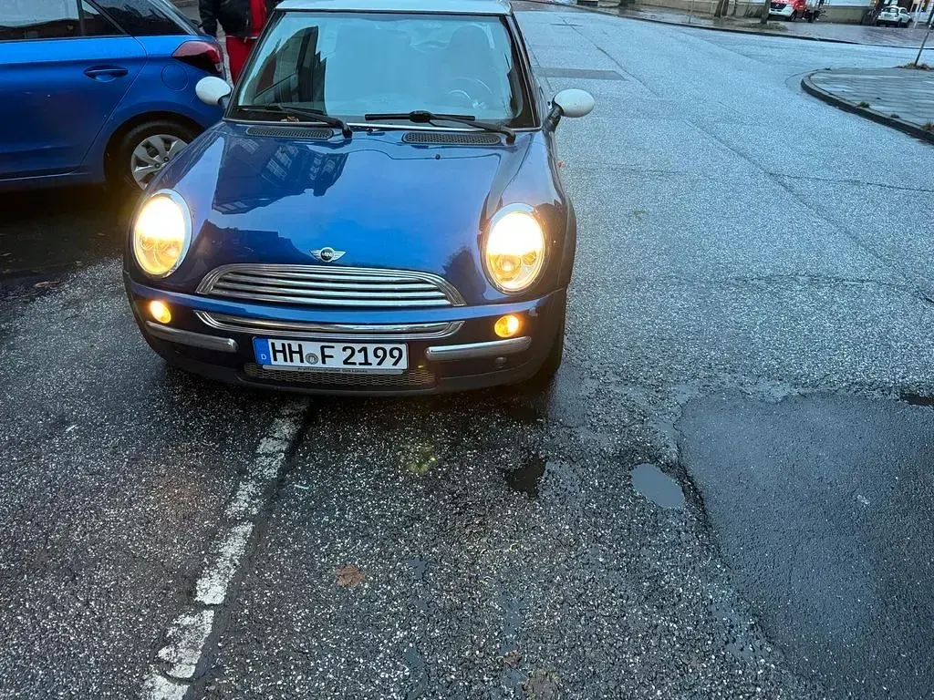 Używany Mini Cooper 116 KM (85 kW) 2003 Niebieski Hatchback