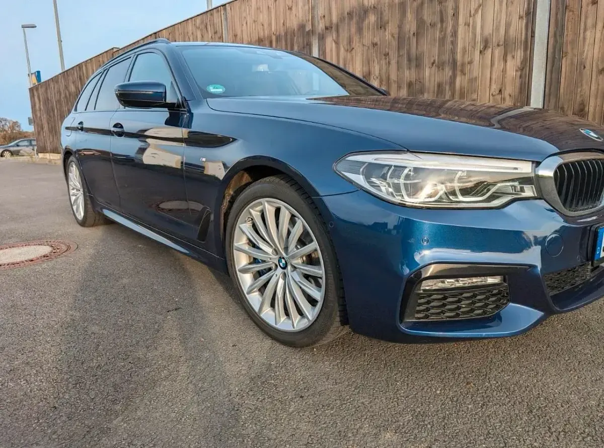 Gebraucht BMW 530 M Sport 265 PS (194 kW) 2019 Blau Kombi