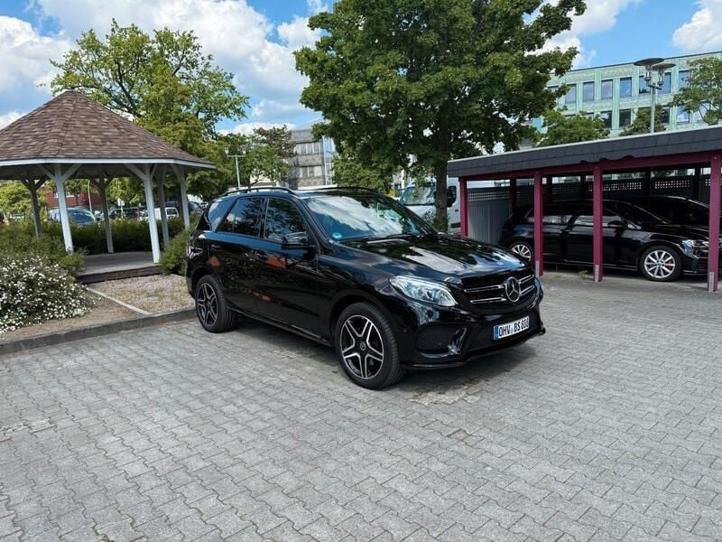 Schwarz Gebraucht 2018 Mercedes GLE350 AMG line SUV | 34.400 € (Guter Preis) - Bild 1/4