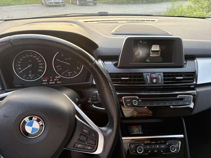 Gebraucht BMW 216 Advantage 116 PS (85 kW) 2016 Weiß Van / Kleinbus