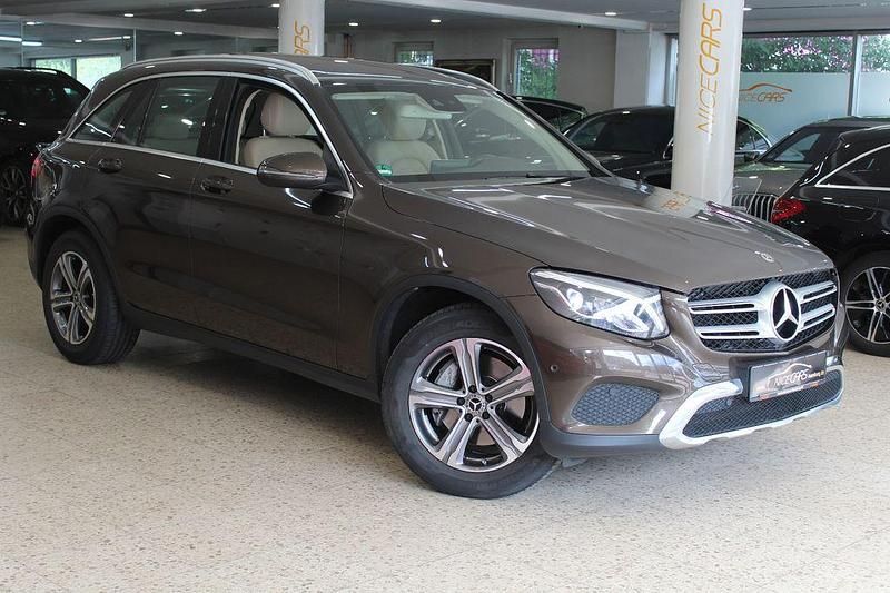 Braun Gebraucht 2017 Mercedes GLC250 SUV | 24.980 € (Guter Preis) - Bild 1/4