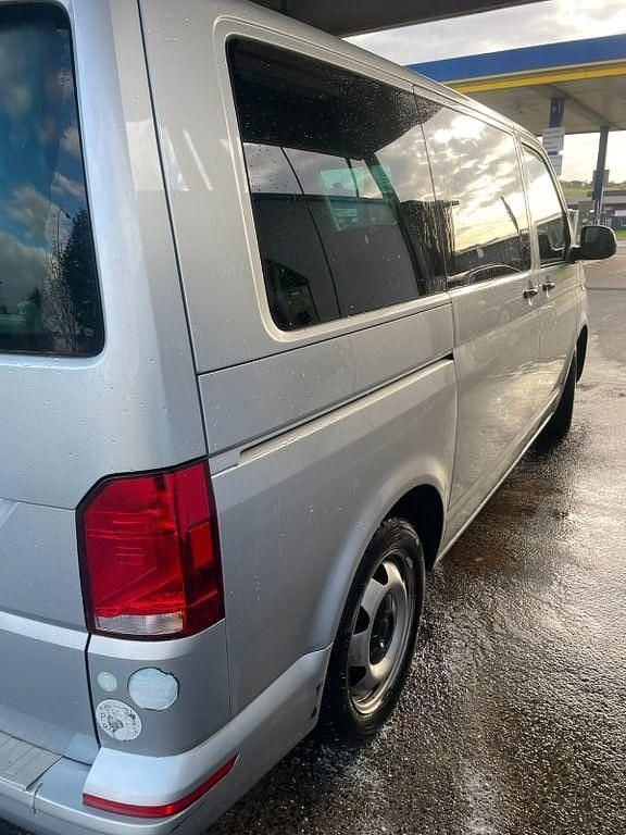 Second-hand VW Multivan 150 CP (110 kW) 2020 Argintiu Monovolum