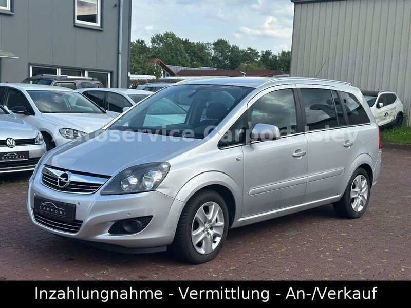 Silber Gebraucht 2011 Opel Zafira Design Edition Van / Kleinbus | 3.500 € (Etwas zu teuer) - Bild 1/4