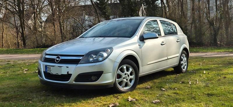 Gebraucht Opel Astra Edition 105 PS (77 kW) 2005 Grau Limousine