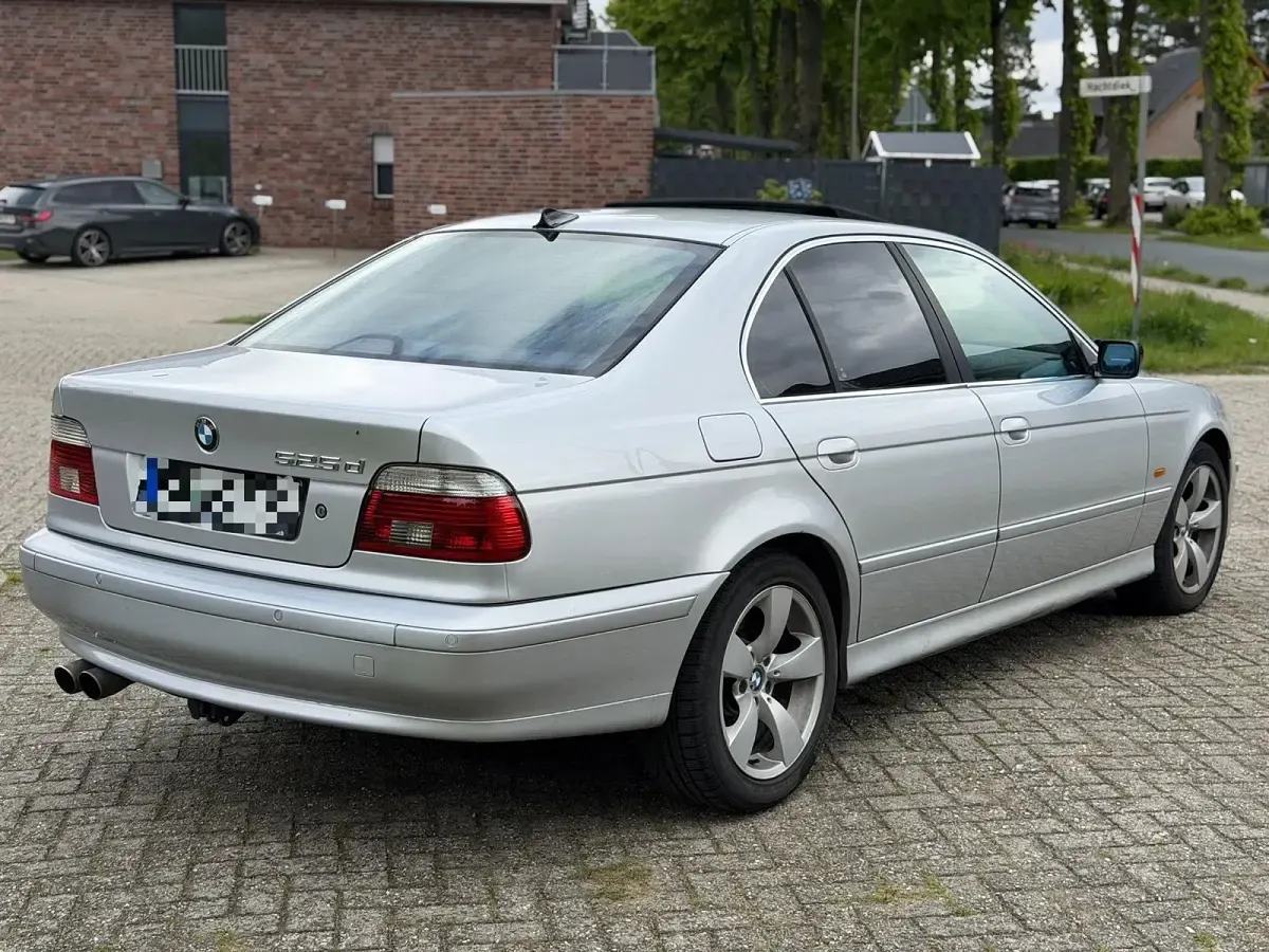 Brugt BMW 525 163 HK (119 kW) 2002 Sølv Sedan