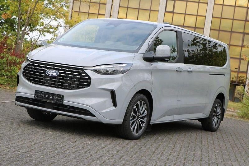 Grau Gebraucht 2025 Ford Tourneo Custom Titanium X Van / Kleinbus | 64.750 € - Bild 1/4