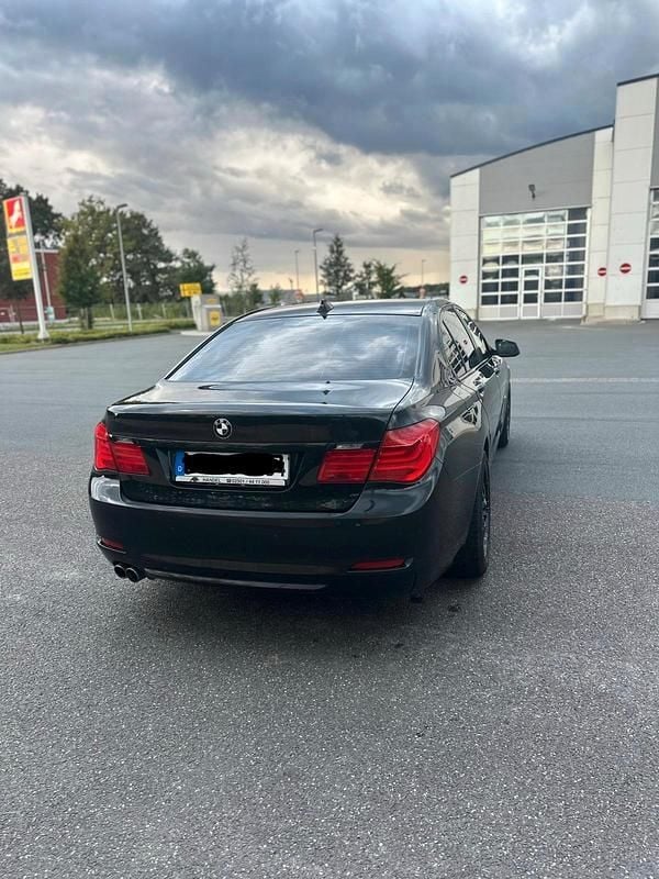 Gebraucht BMW 730 245 PS (180 kW) 2012 Schwarz Limousine