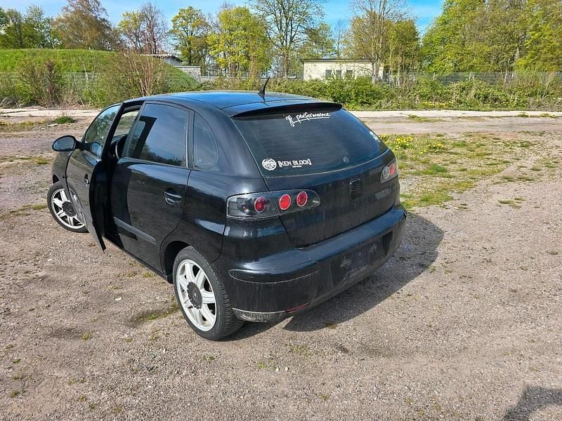 Second-hand Seat Ibiza 75 CP (55 kW) 2005 Negru Hatchback