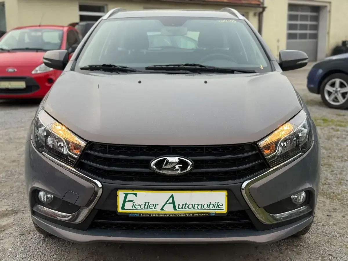 Second-hand Lada Vesta 102 CP (75 kW) 2019 Gri Break