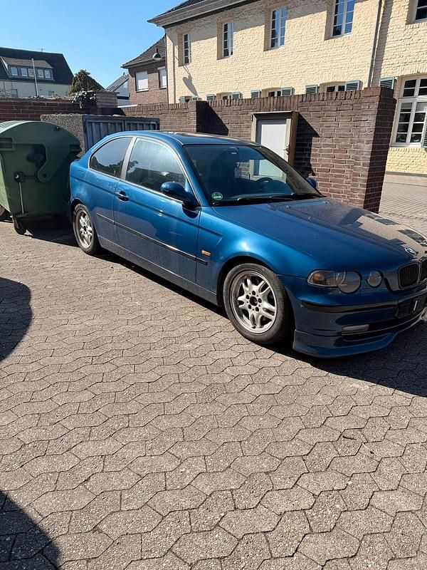 Gebraucht BMW 325 192 PS (141 kW) 2002 Blau Kleinwagen