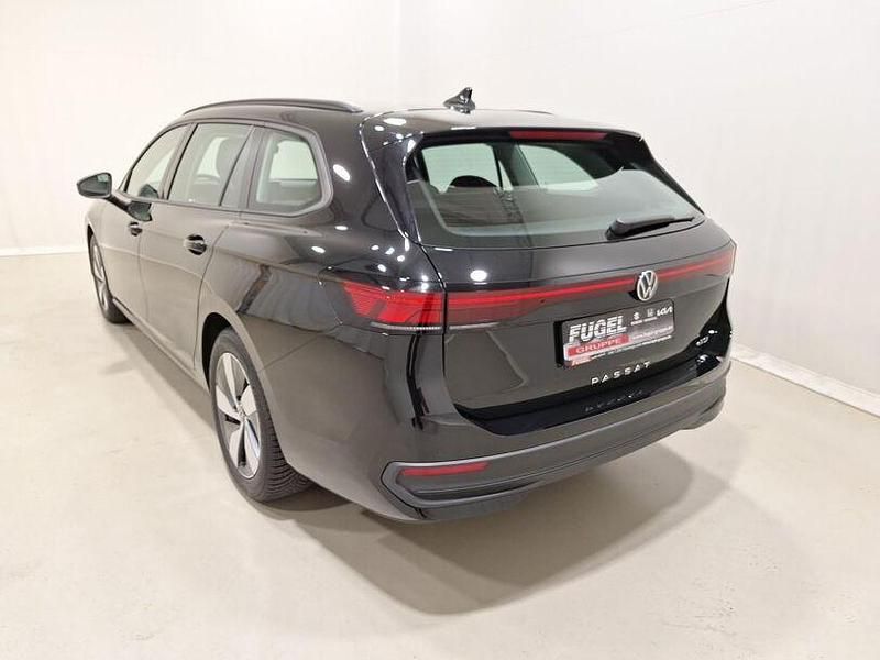 Gebraucht VW Passat 150 PS (110 kW) 2024 Grenadillschwarz metallic Kombi