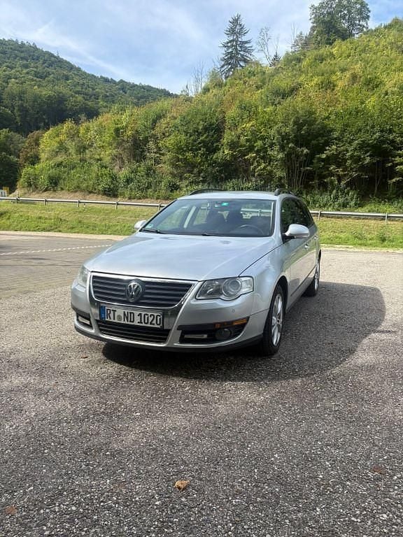 Silber Gebraucht 2009 VW Passat Individual Limousine | 3.000 € (Guter Preis) - Bild 1/4