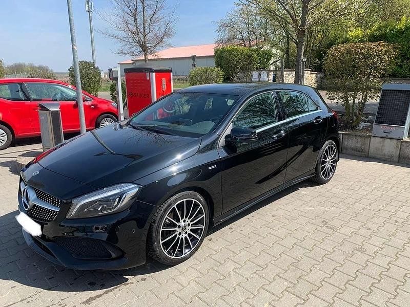 Gebraucht Mercedes A200 Edition 156 PS (114 kW) 2018 Schwarz Limousine