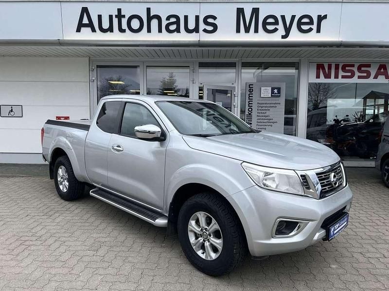 Silber metallic Gebraucht 2018 Nissan Navara Acenta Abholung | 29.490 € (Teuer) - Bild 1/4